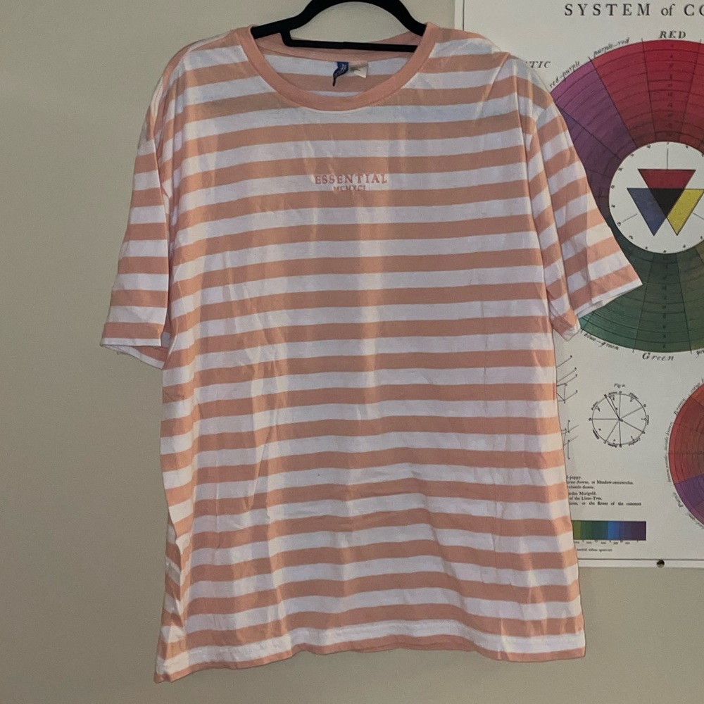 Essential tee